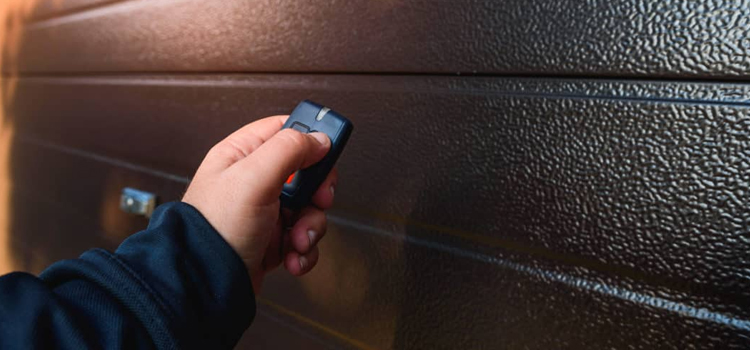 automatic door opener with remote control in Hawthorn East, VIC
